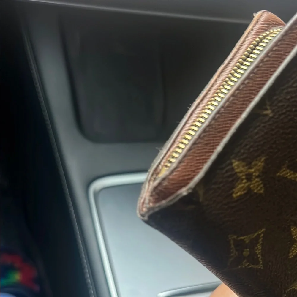 Pre loved Louis Vuitton Monogram Wallet